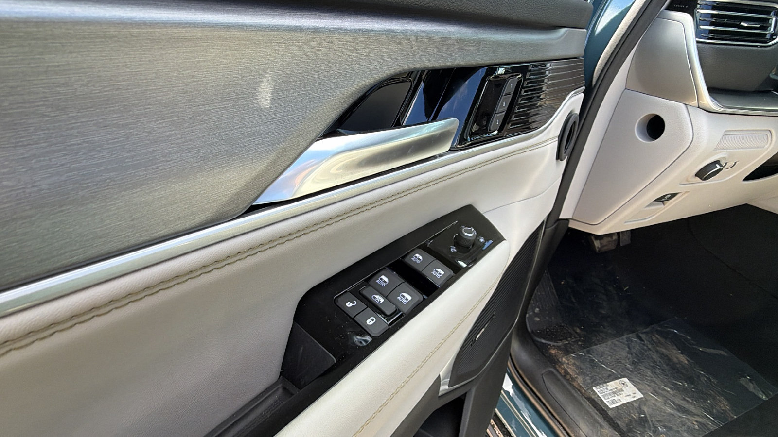 New 2026 Jeep Grand Wagoneer Limited AWD/4WD image 15