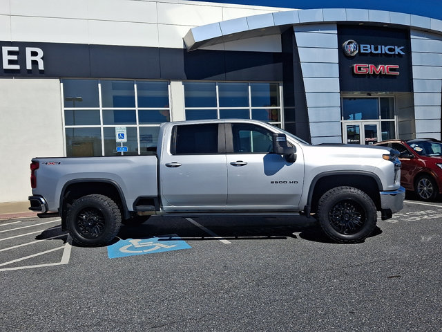 Used 2022 Chevrolet Silverado 2500 LT w/ Convenience Package AWD/4WD image 7