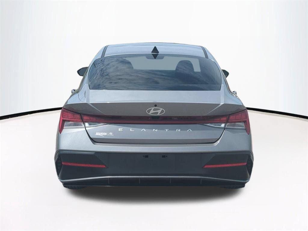 Used 2024 Hyundai Elantra SEL w/ Convenience Package FWD image 6
