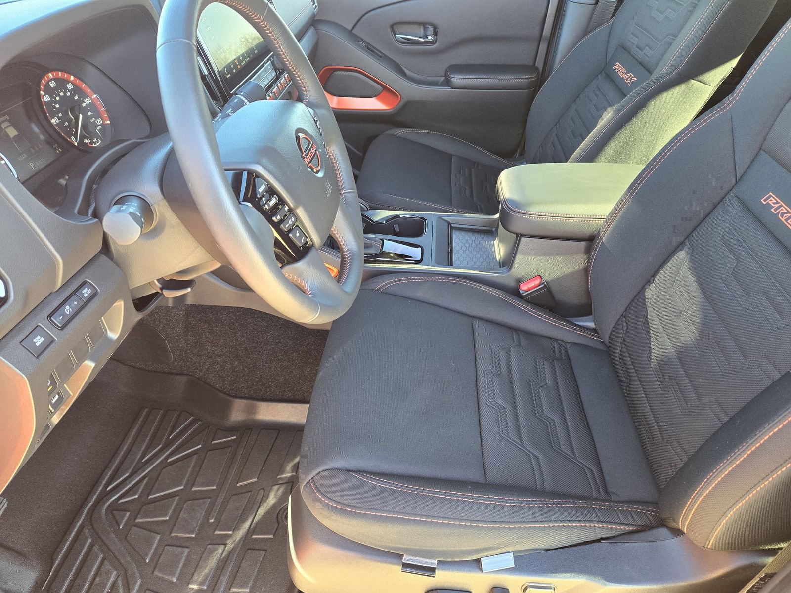 Used 2025 Nissan Frontier PRO-4X image 16