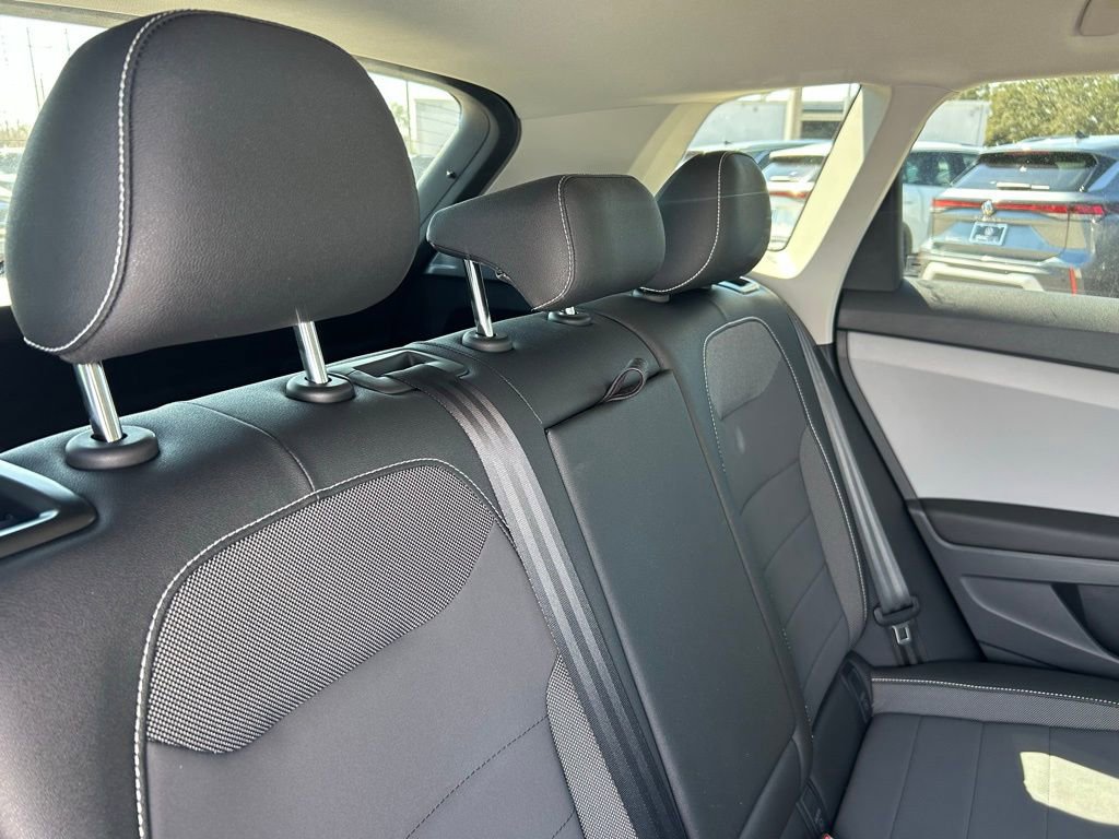 Certified 2023 Volkswagen Taos SE image 53