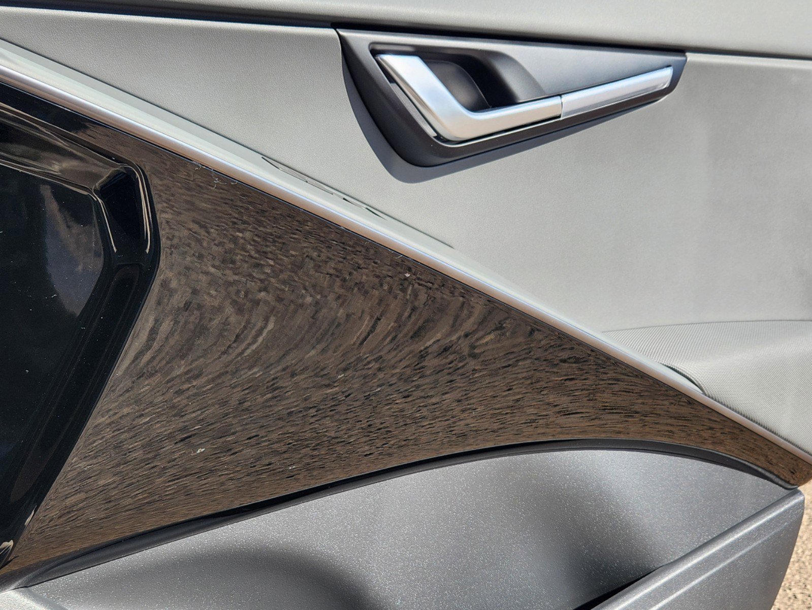 New 2025 Kia Niro SX Touring image 14