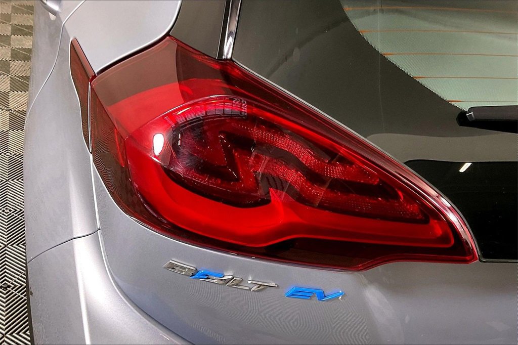 Used 2018 Chevrolet Bolt Premier w/ Driver Confidence II Package image 47