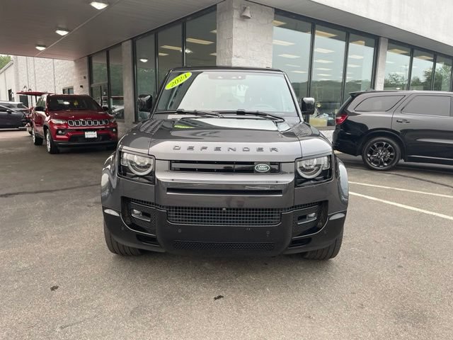 Used 2024 Land Rover Defender 110 X-Dynamic SE AWD/4WD image 2