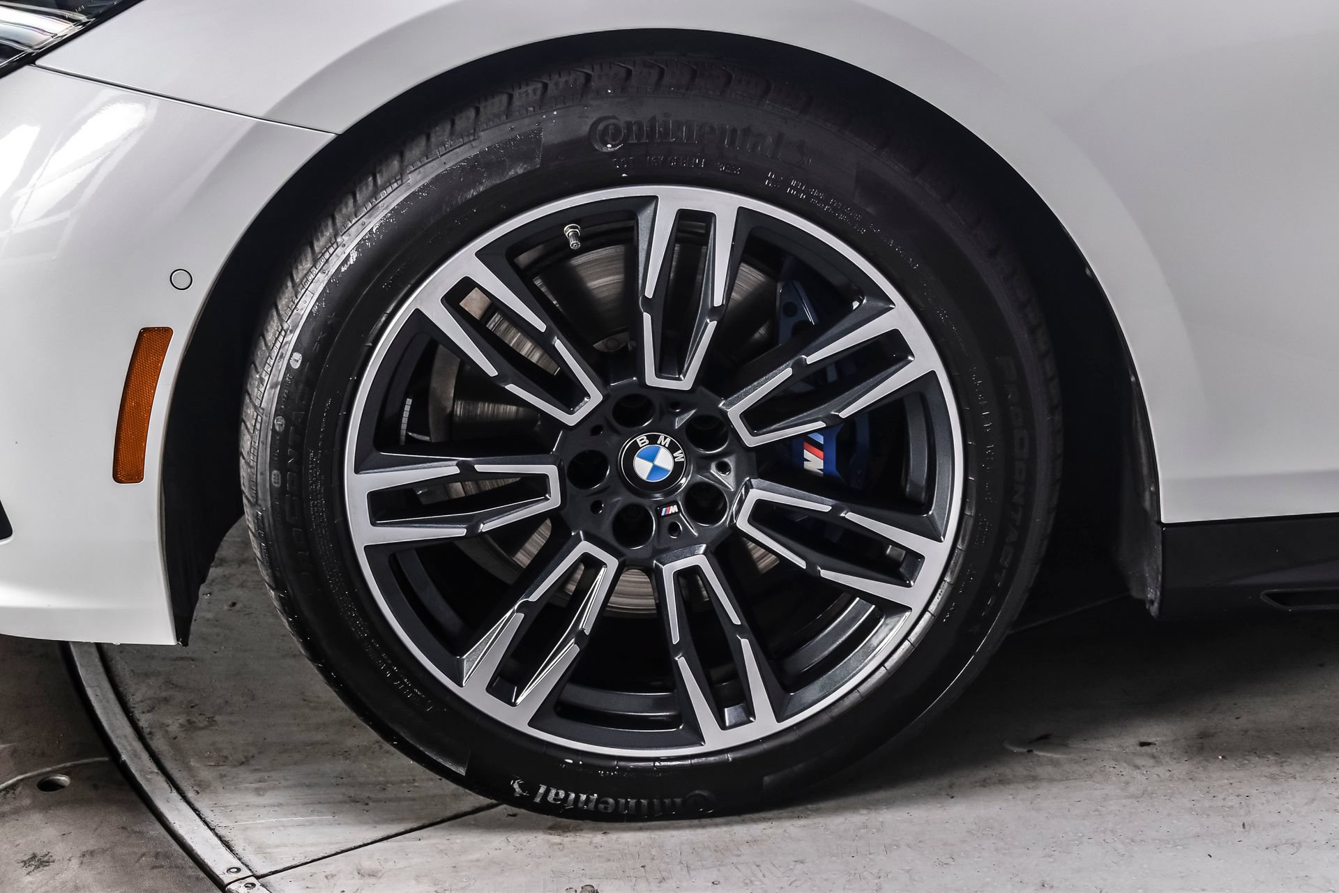 Used 2024 BMW 530i xDrive w/ M Sport Package AWD/4WD image 10