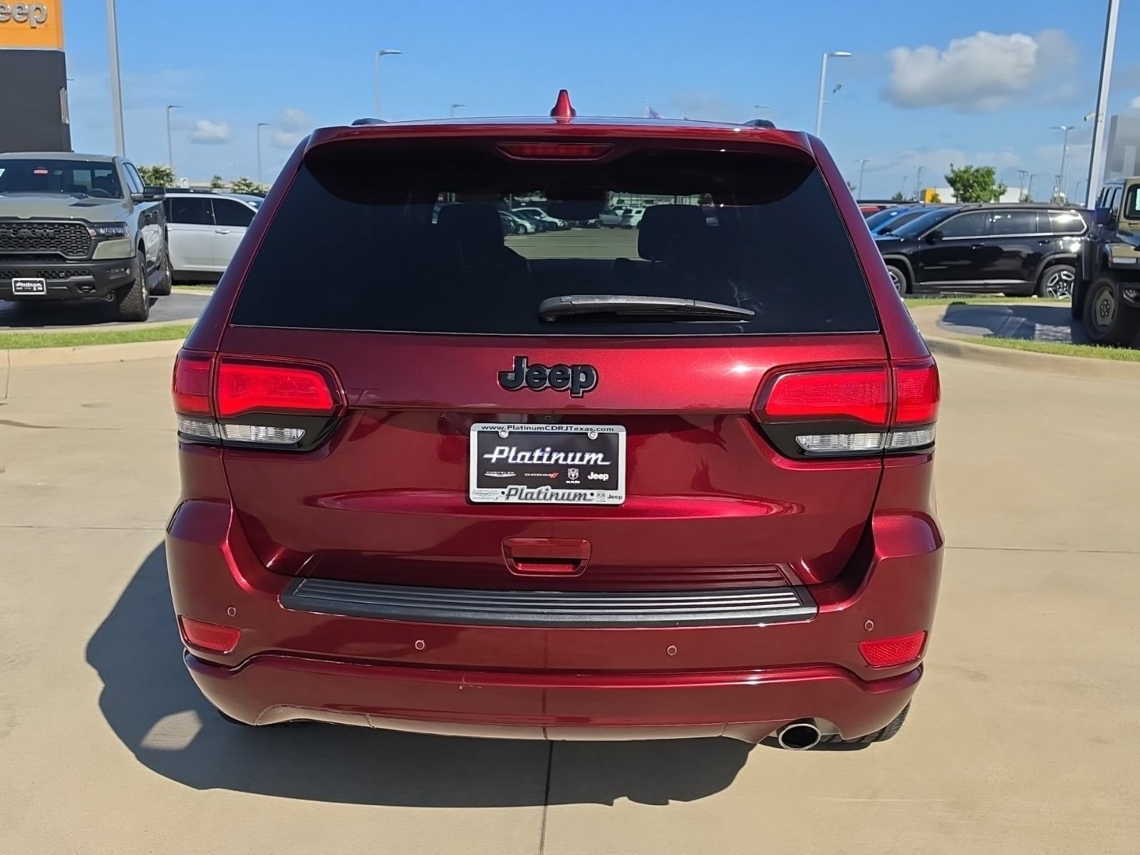 Used 2020 Jeep Grand Cherokee Altitude RWD image 4