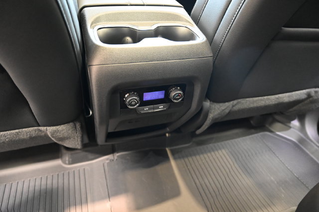 New 2027 Chevrolet Traverse LT w/ LPO, Floor Liner Package AWD/4WD image 27