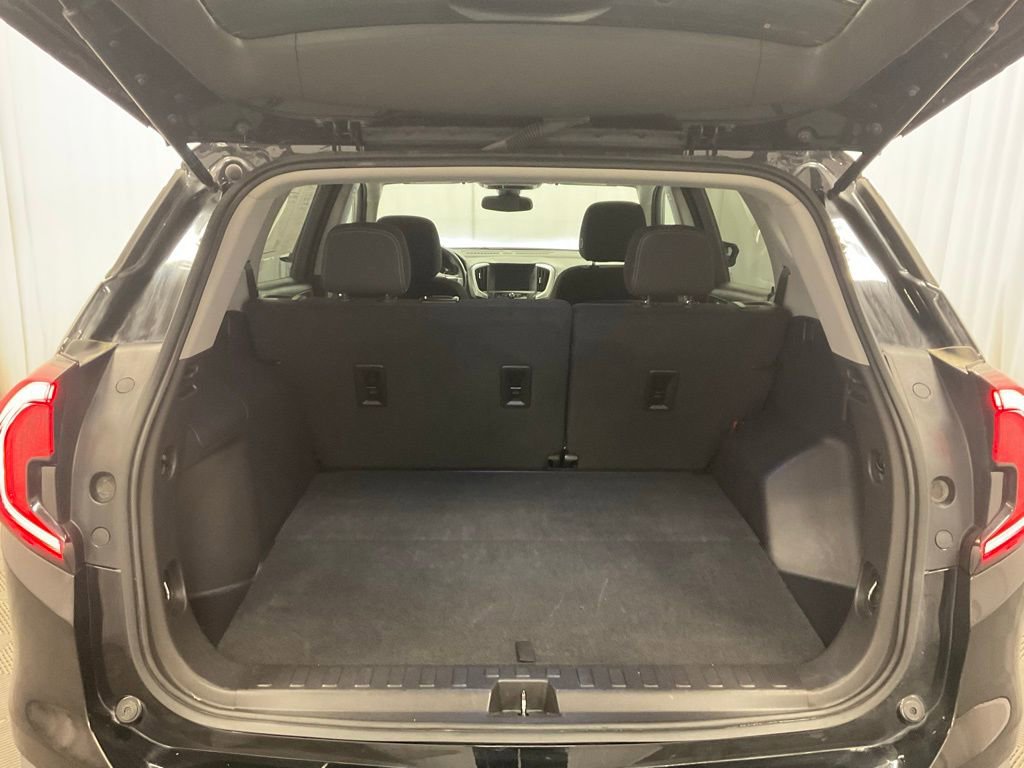 Used 2024 GMC Terrain SLE image 9