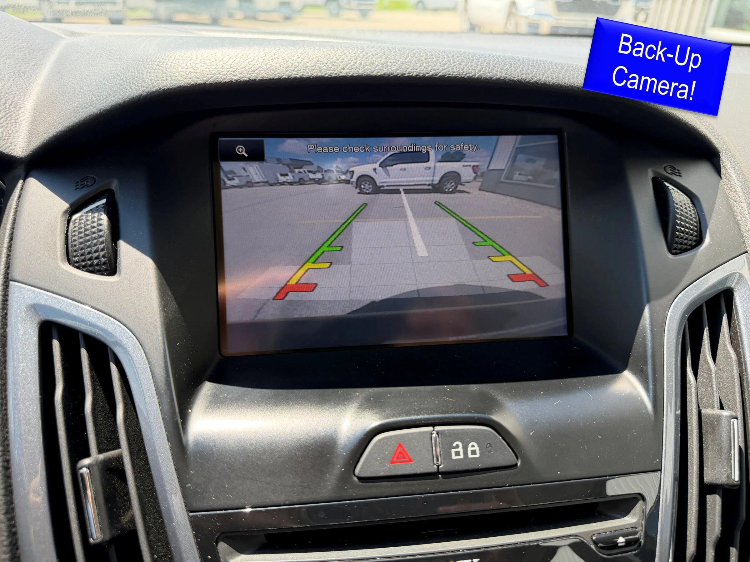 Used 2014 Ford Focus Titanium FWD image 2