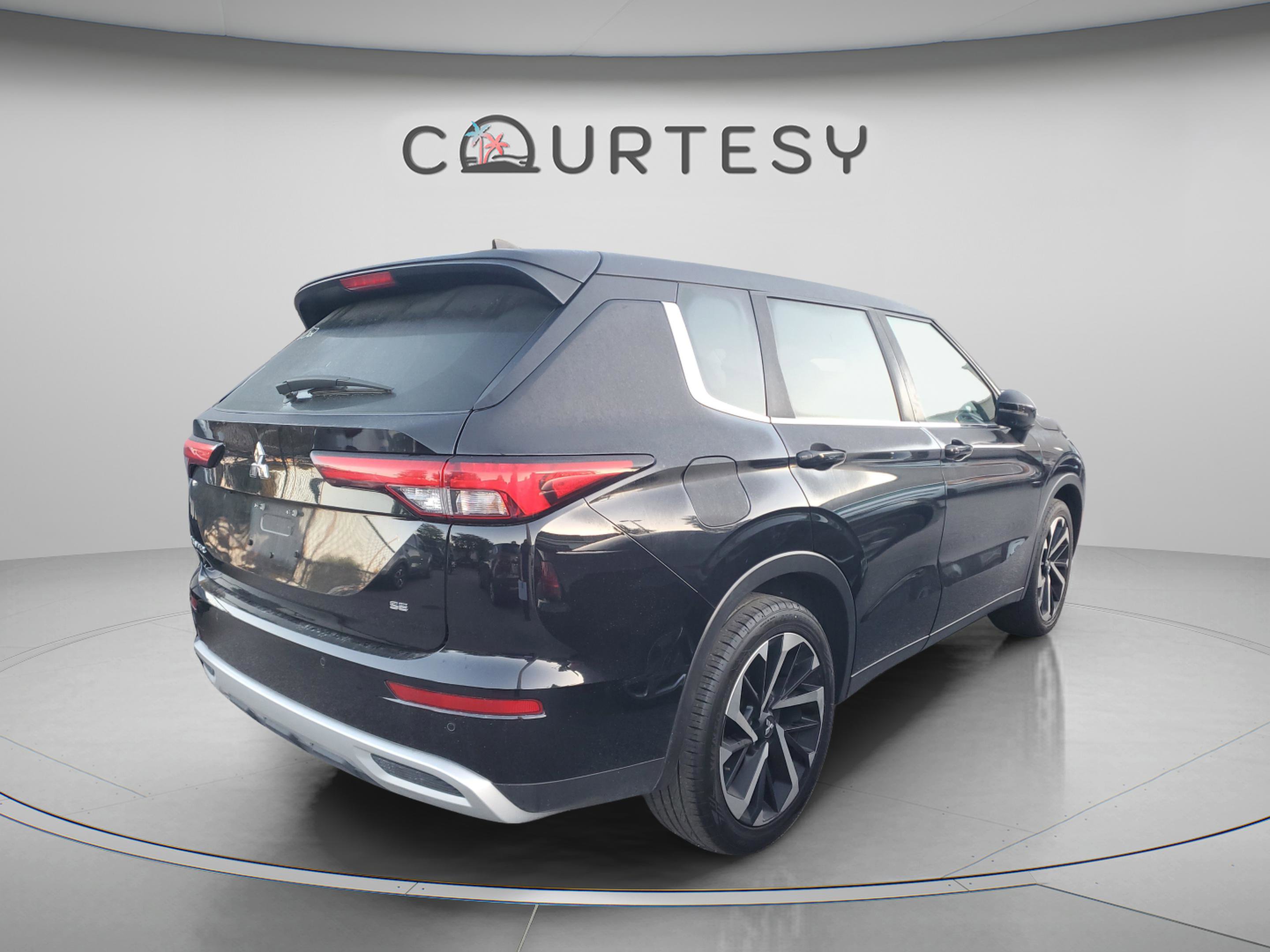 Used 2024 Mitsubishi Outlander SE FWD image 17