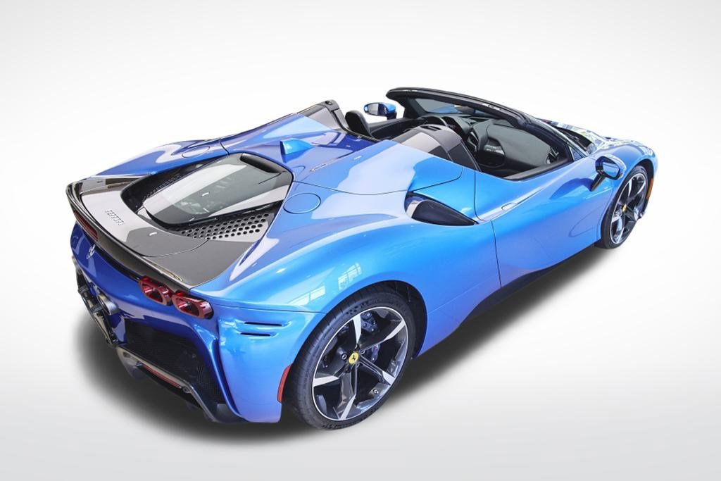 Used 2023 Ferrari SF90 Spider image 5