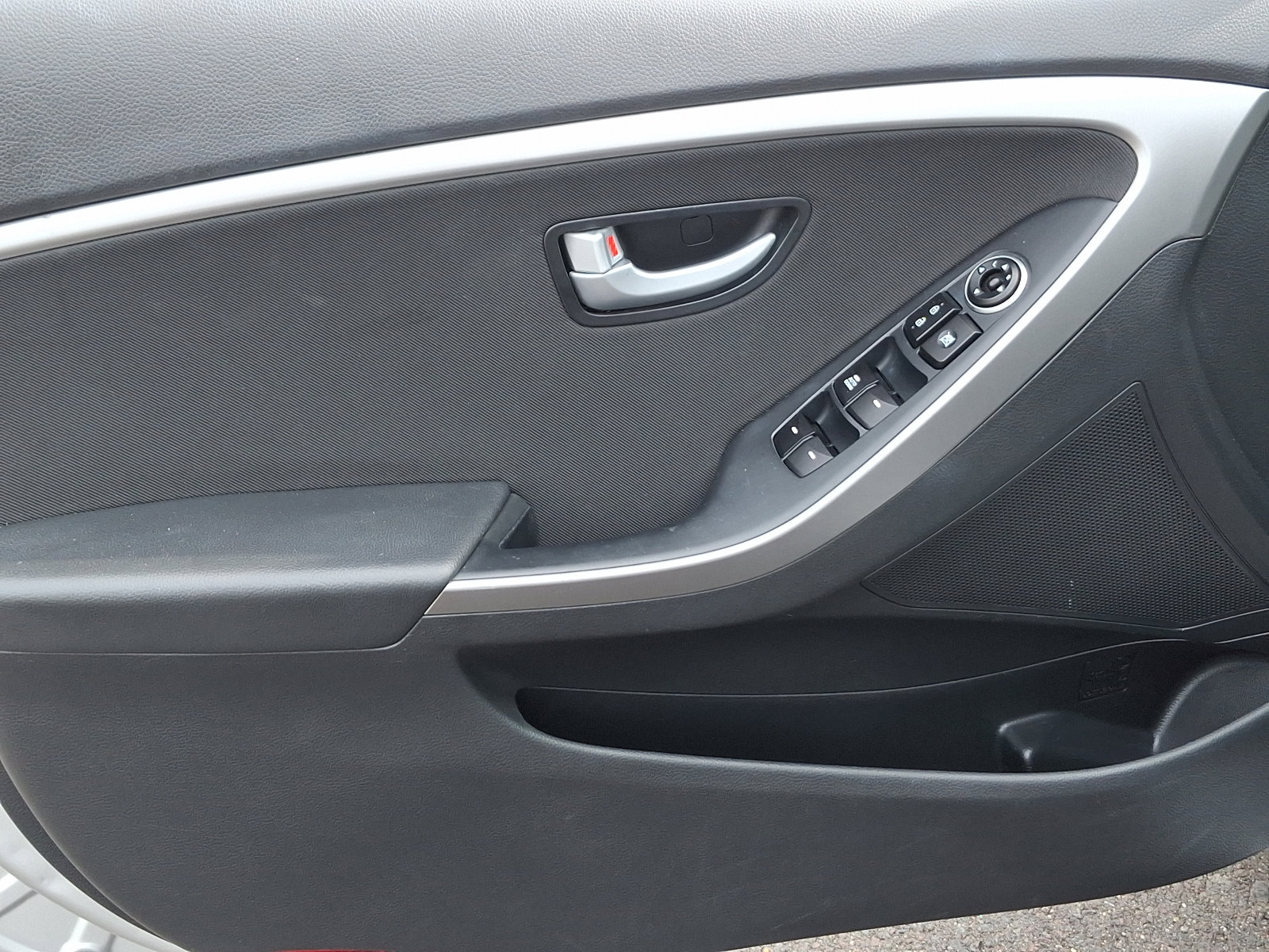 Used 2017 Hyundai Elantra GT image 12