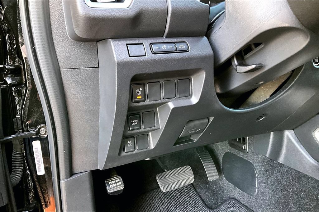 Used 2025 Nissan Frontier SV RWD image 36