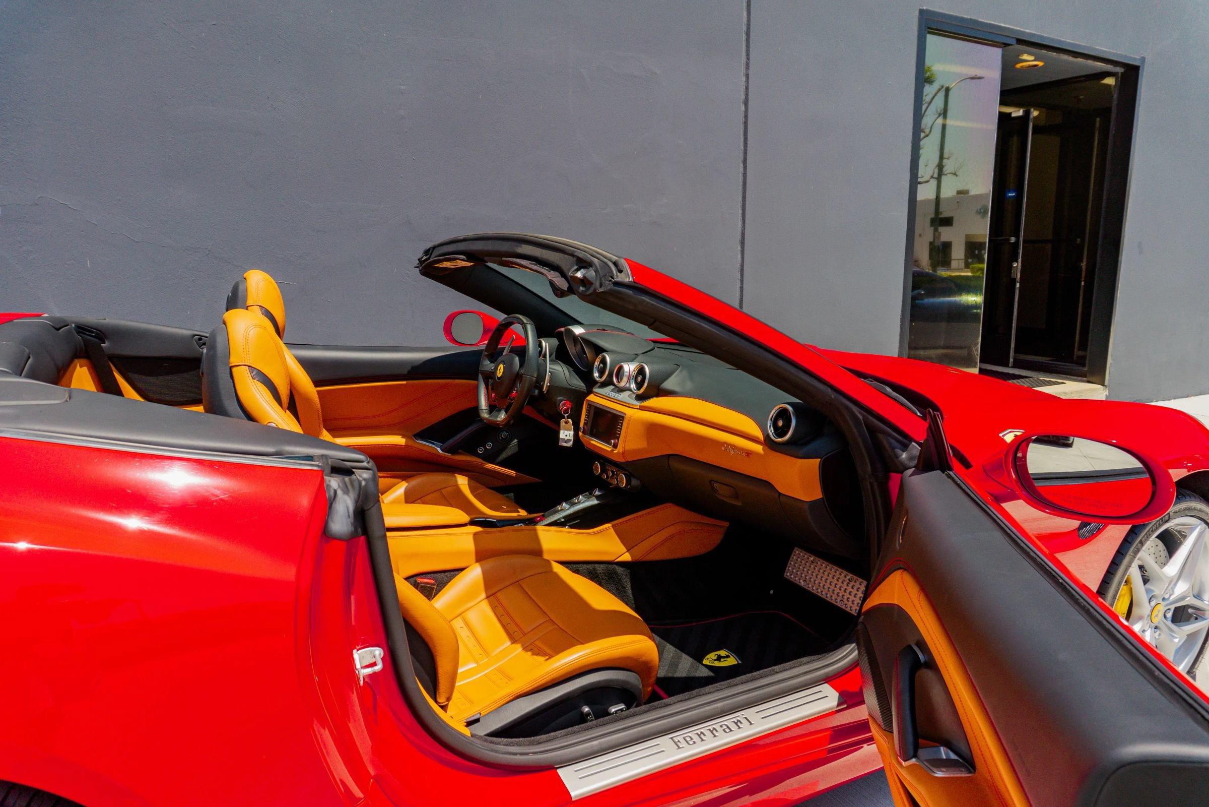 Used 2016 Ferrari California T RWD image 57