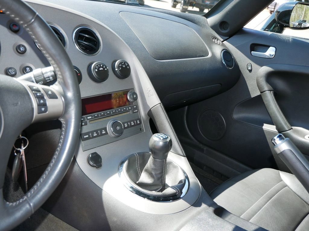 Used 2007 Pontiac Solstice GXP w/ Premium Package image 16