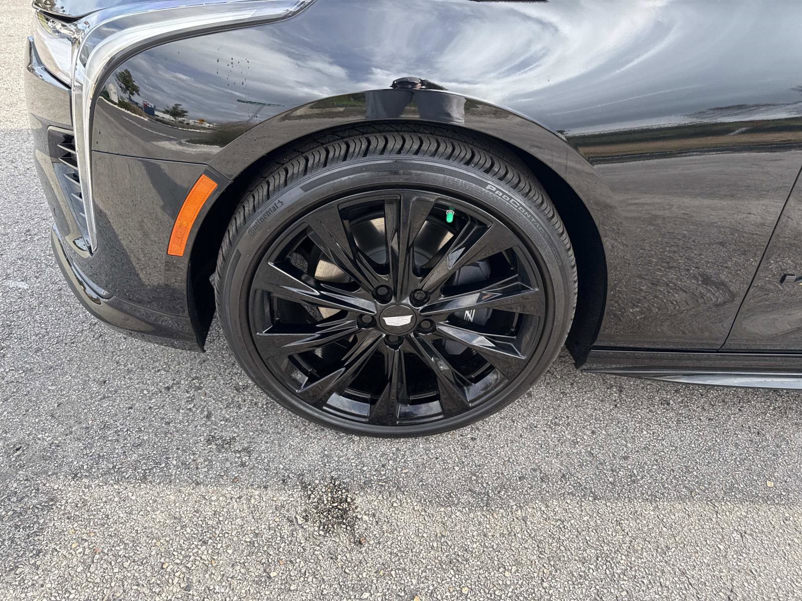 Used 2025 Cadillac CT4 V w/ LPO, ONYX Package image 9