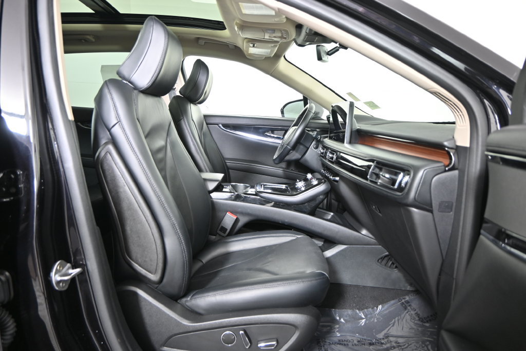 Used 2023 Lincoln Nautilus Reserve AWD/4WD image 13