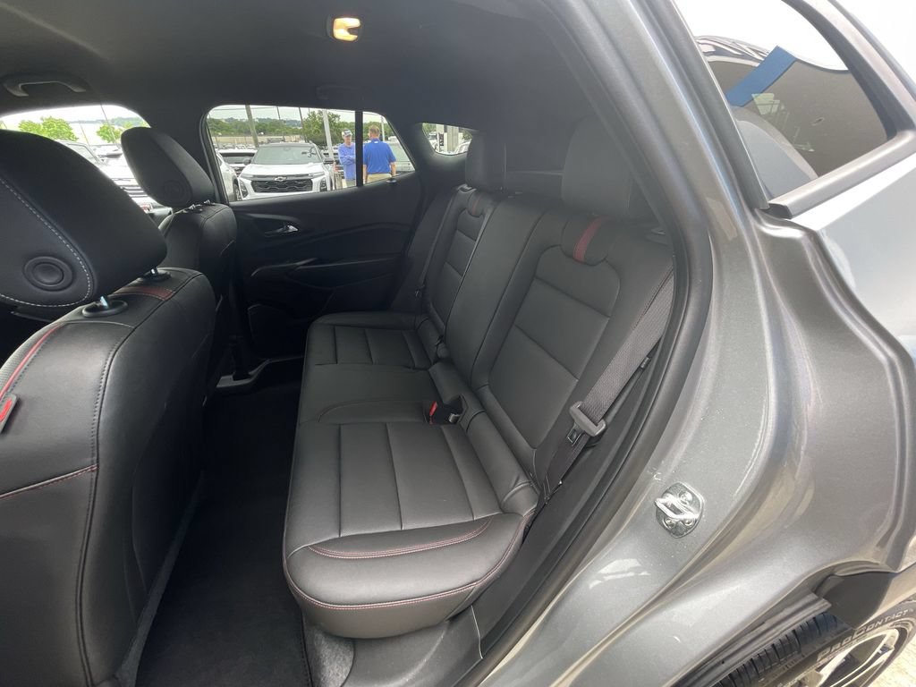 Certified 2025 Chevrolet Trax RS w/ Driver Confidence Package FWD image 24