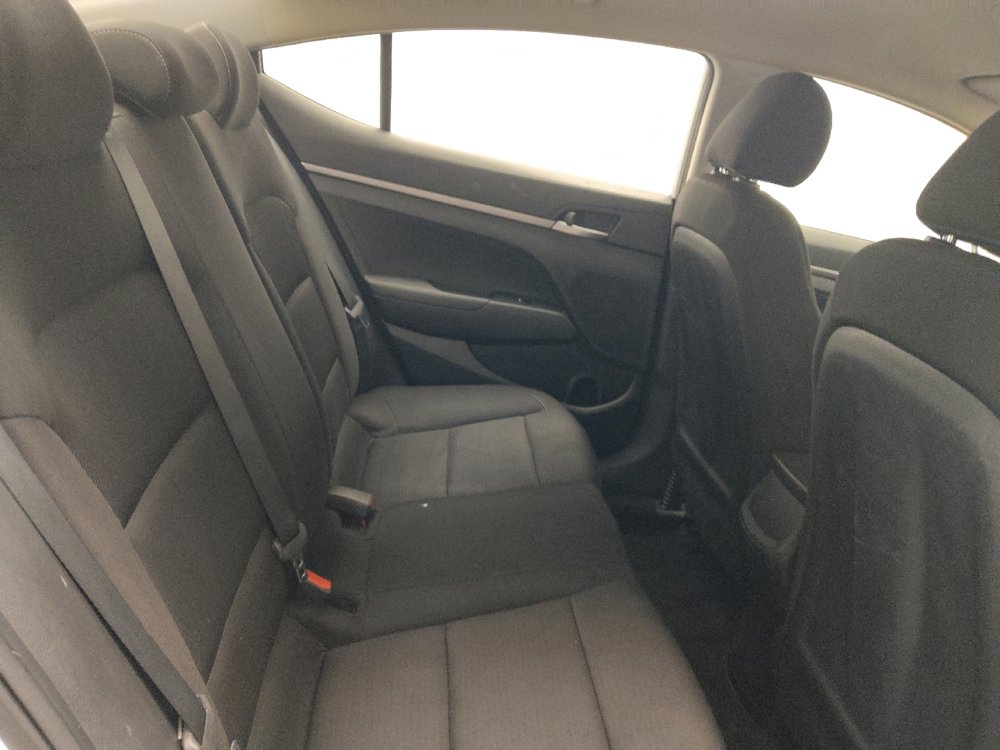 Used 2018 Hyundai Elantra SE w/ SE Connectivity Package 04 FWD image 19