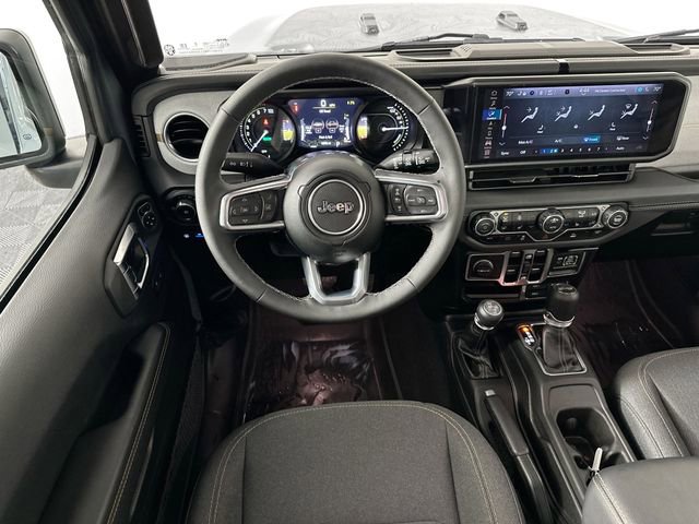 Used 2025 Jeep Wrangler Unlimited Sahara image 10