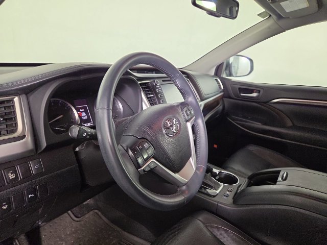 Used 2016 Toyota Highlander Limited AWD/4WD image 14