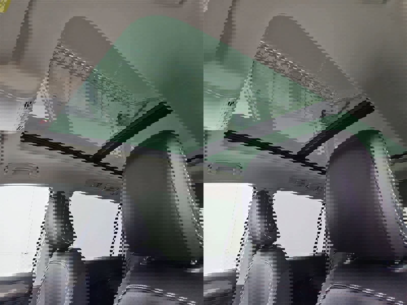 Certified 2022 Volkswagen Tiguan SE image 19