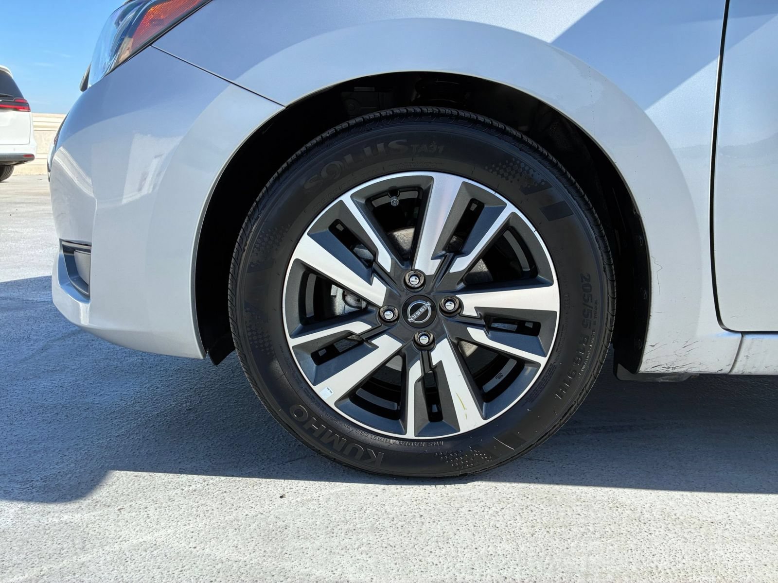 Used 2025 Nissan Versa SV FWD image 27
