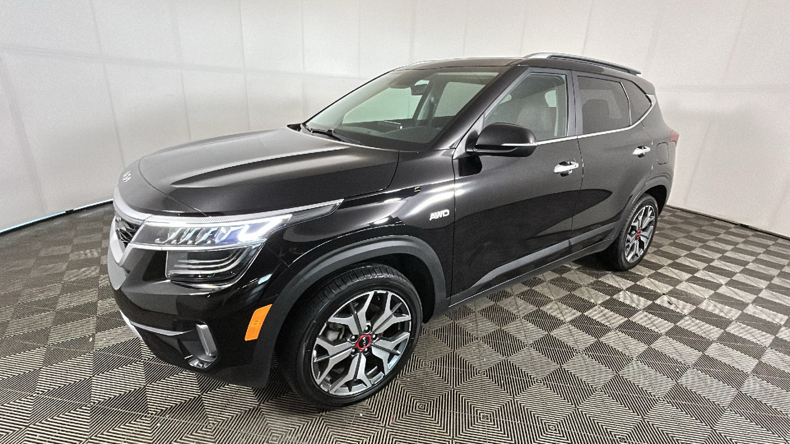 Used 2022 Kia Seltos SX w/ Sunroof Package AWD/4WD image 8