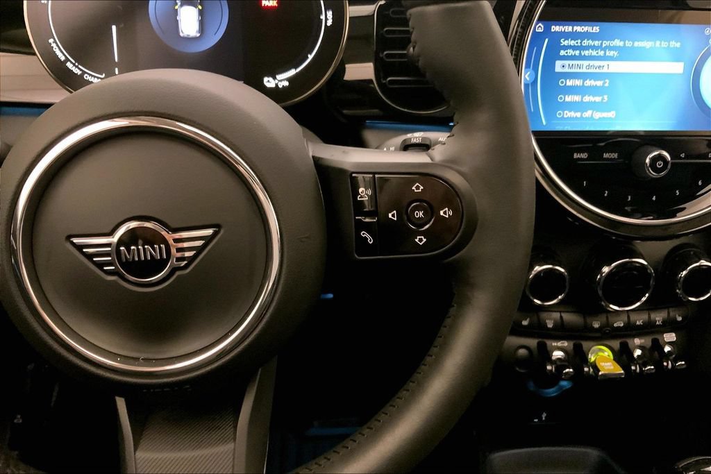 Certified 2024 MINI Cooper SE FWD image 19
