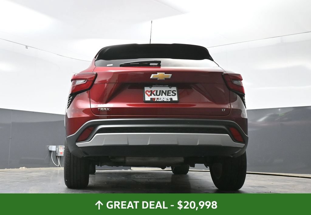 Used 2025 Chevrolet Trax LT FWD image 59