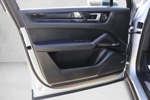 Used 2019 Porsche Cayenne AWD/4WD image 12