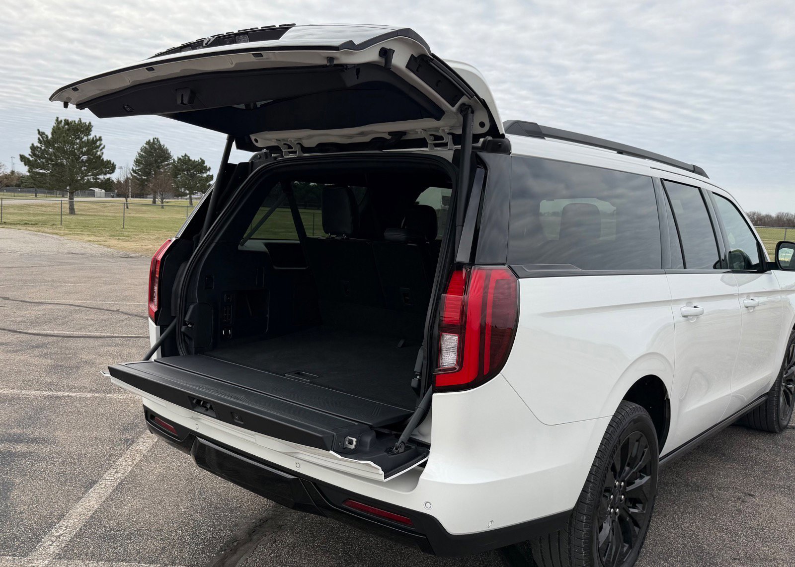 Certified 2025 Ford Expedition Max Platinum w/ Stealth Appearance Package image 6