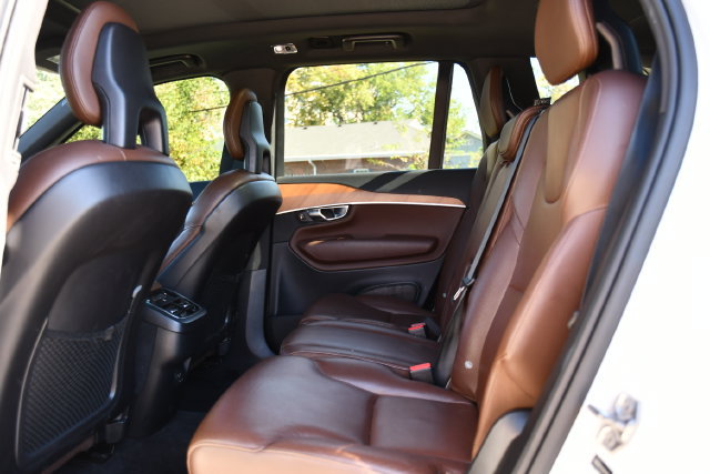 Used 2022 Volvo XC90 T6 Momentum w/ Climate Package AWD/4WD image 13
