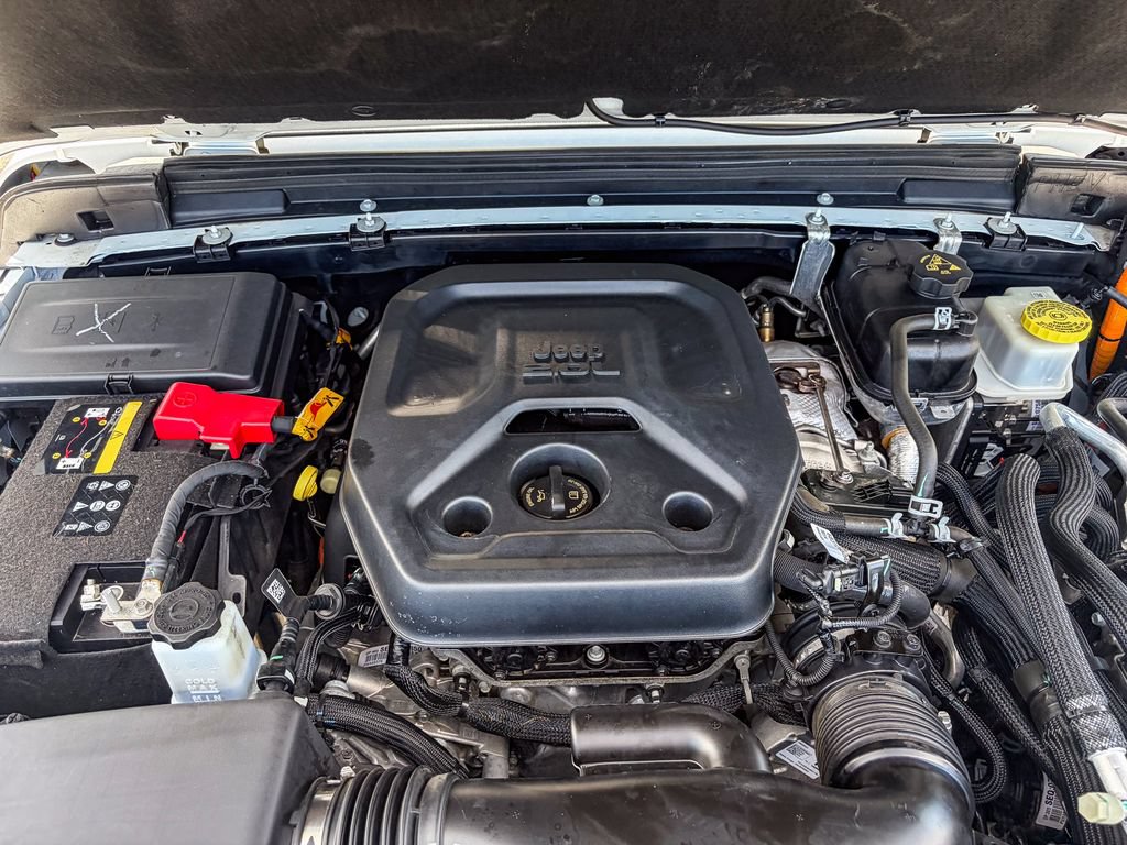 Used 2023 Jeep Wrangler Unlimited Sahara AWD/4WD image 55