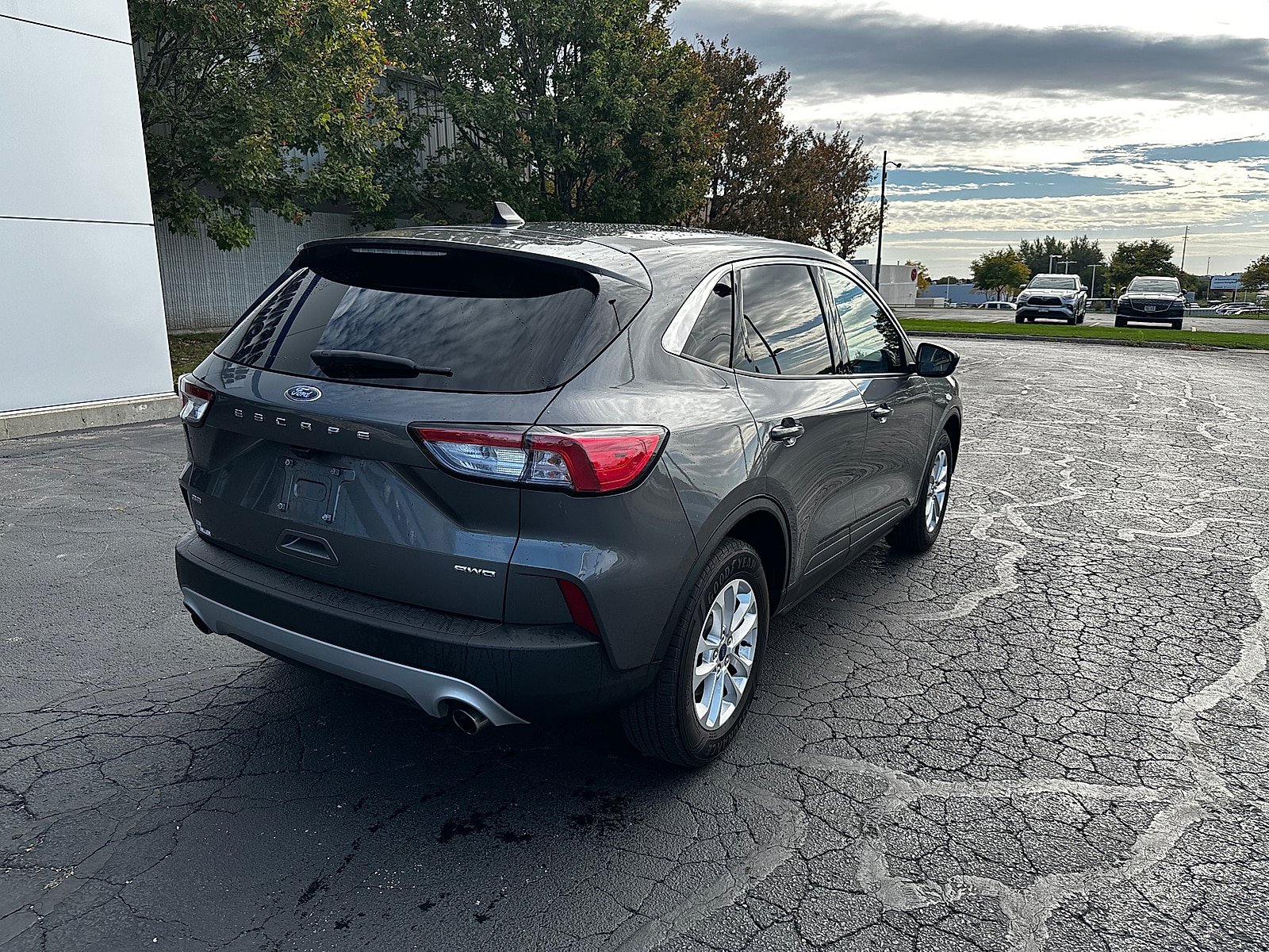 Used 2021 Ford Escape SE w/ Convenience Package AWD/4WD image 3
