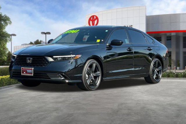 Used 2025 Honda Accord Sport image 9