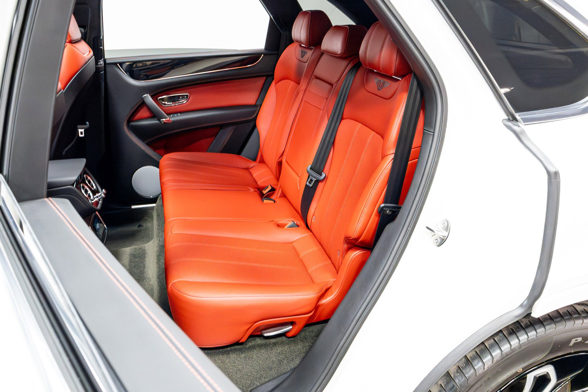 Used 2020 Bentley Bentayga image 41