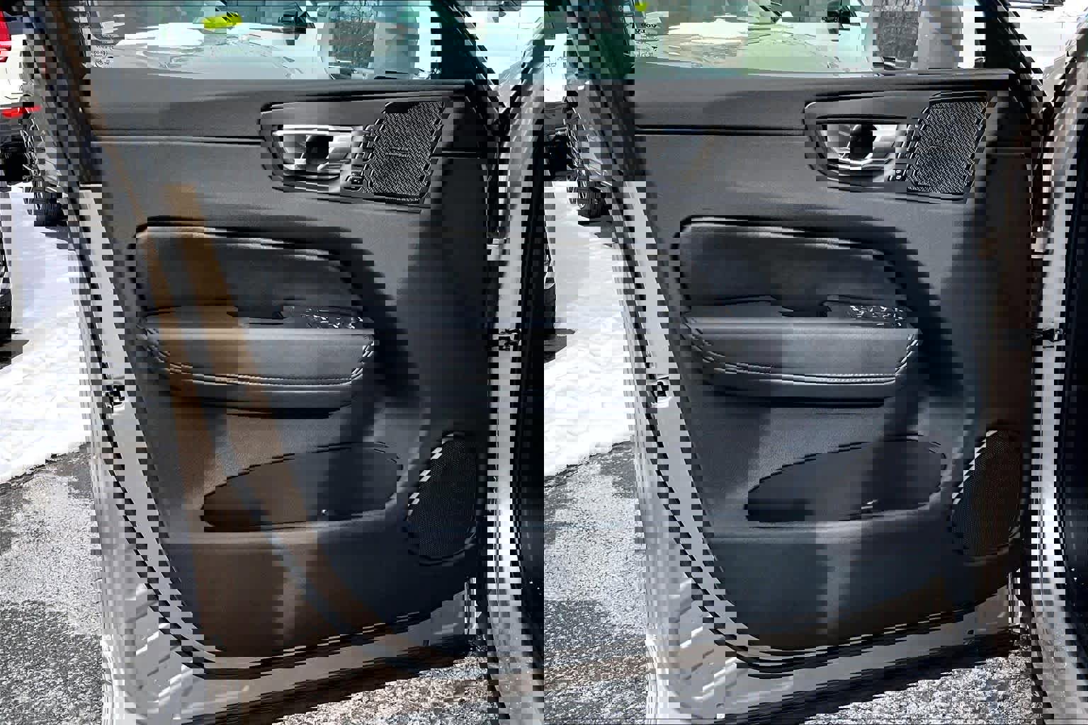 Certified 2023 Volvo XC60 B5 Plus image 20