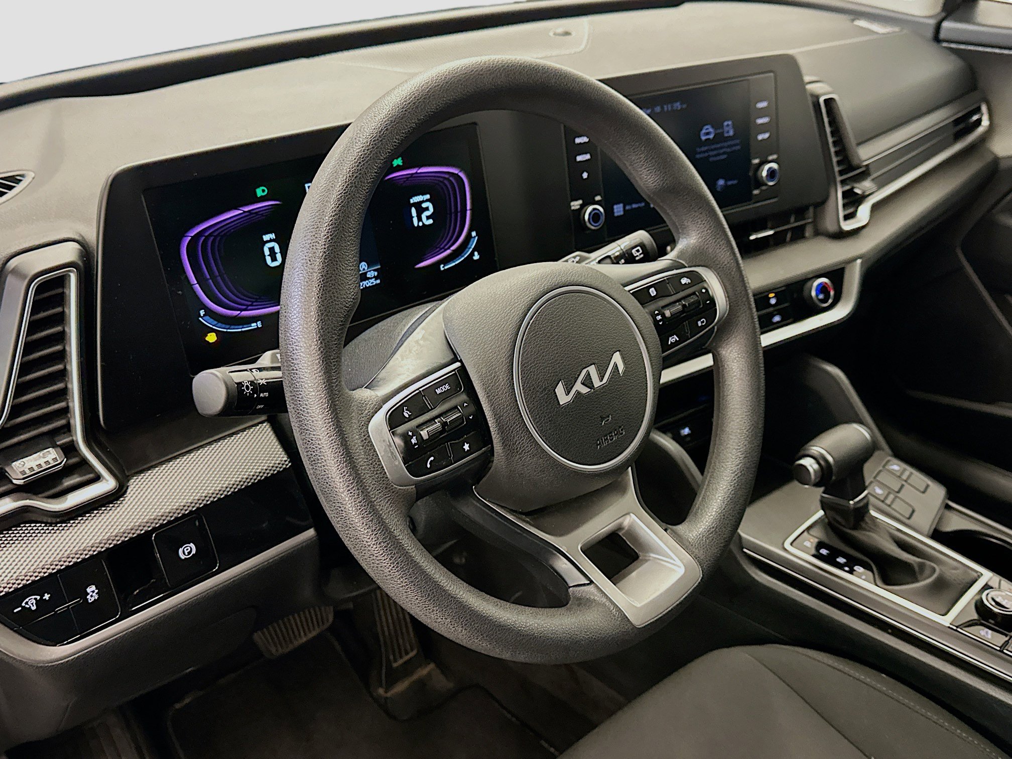 Used 2025 Kia Sportage LX image 18