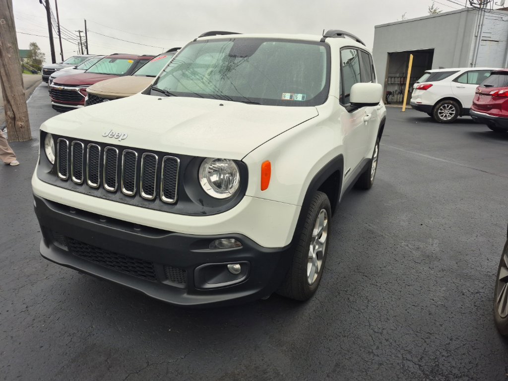 Used 2016 Jeep Renegade Latitude w/ Cold Weather Group AWD/4WD image 3