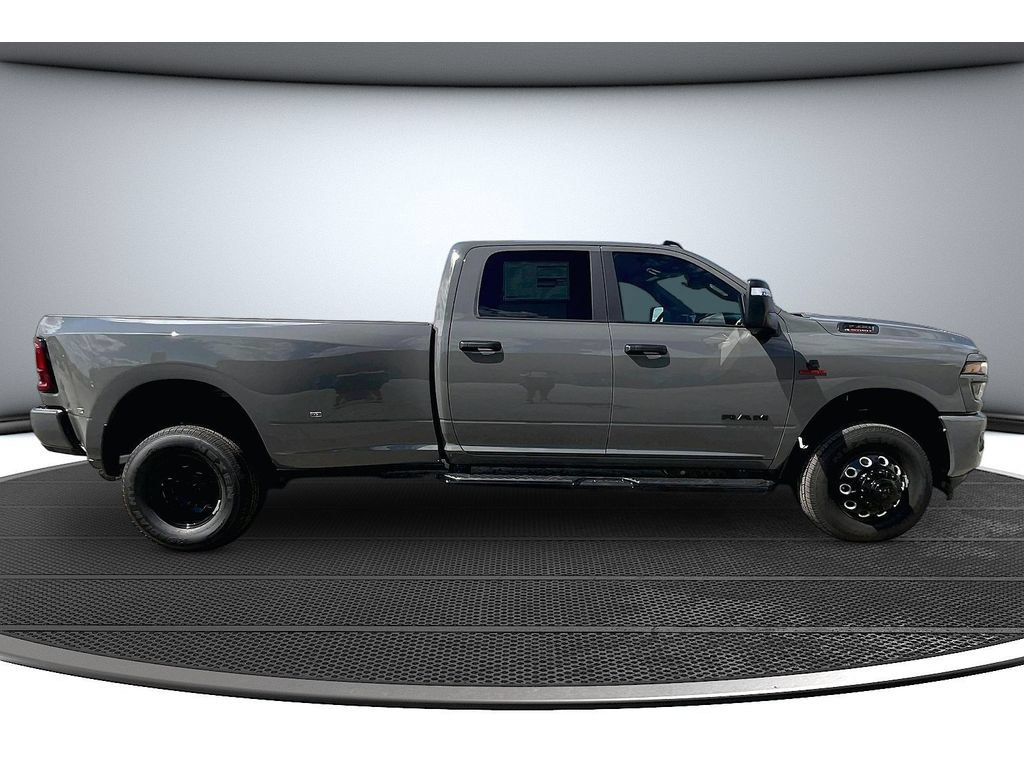 New 2026 RAM 3500 Big Horn AWD/4WD image 17
