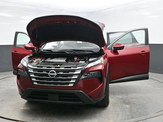 Used 2025 Nissan Rogue SV AWD/4WD image 38