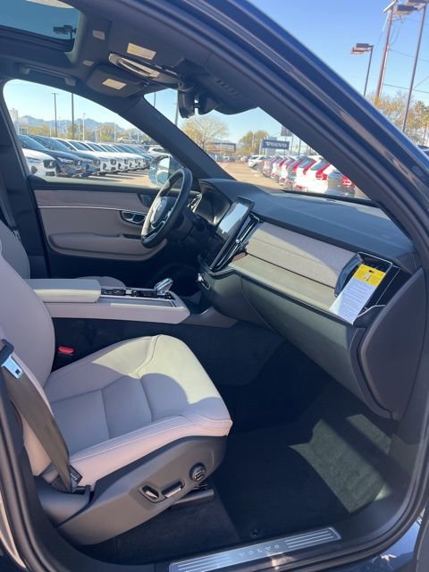 New 2026 Volvo XC90 B6 Plus w/ Protection Package Premier image 31
