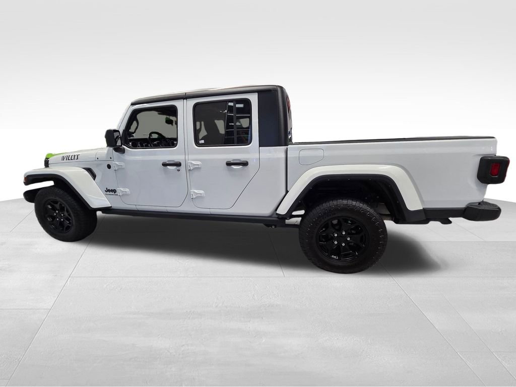 Certified 2021 Jeep Gladiator Willys image 17