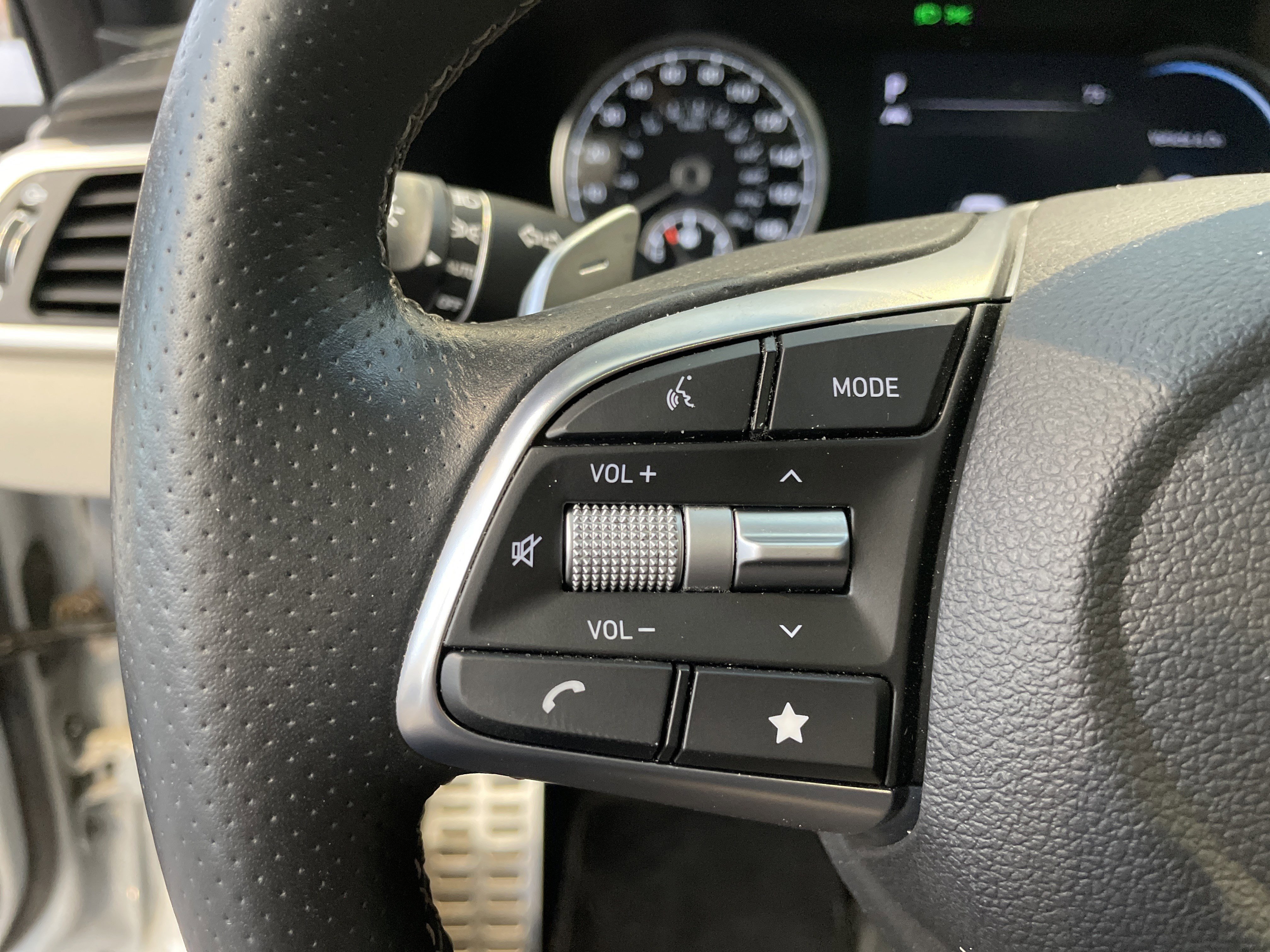 Used 2023 Genesis G70 3.3T w/ Sport Prestige Package RWD image 20