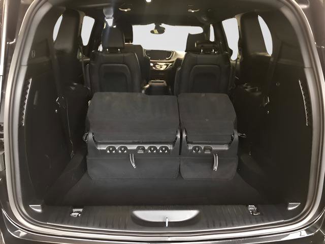 Used 2025 Chrysler Pacifica Select FWD image 13