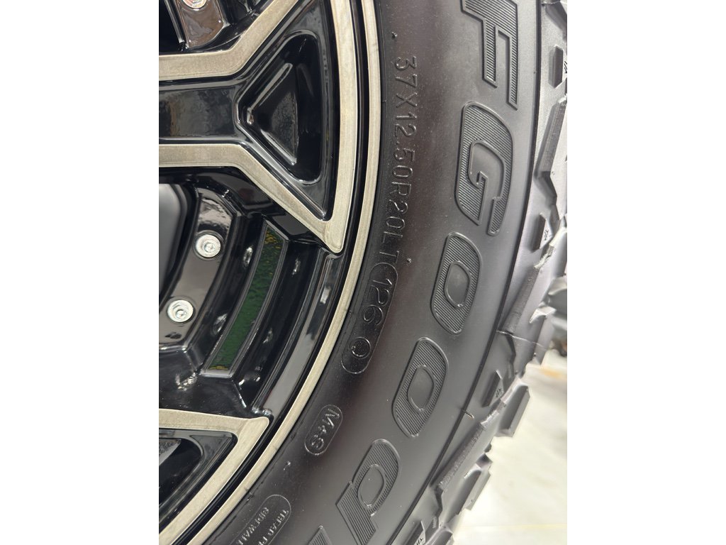 Used 2024 Jeep Wrangler Willys image 12