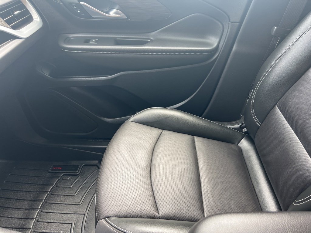 Used 2022 GMC Terrain SLT image 21