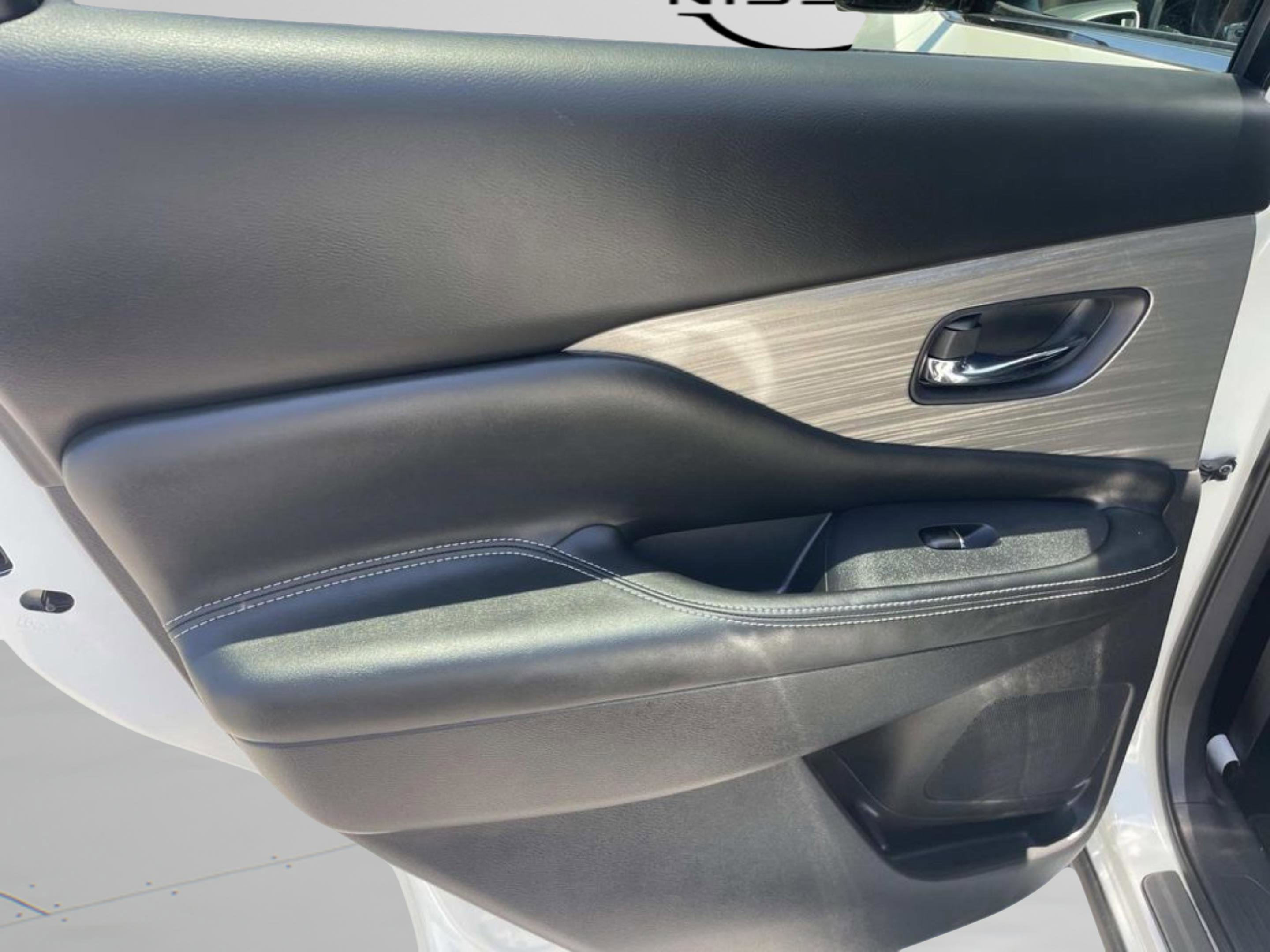 Used 2018 Nissan Murano Platinum w/ Cargo Package FWD image 13
