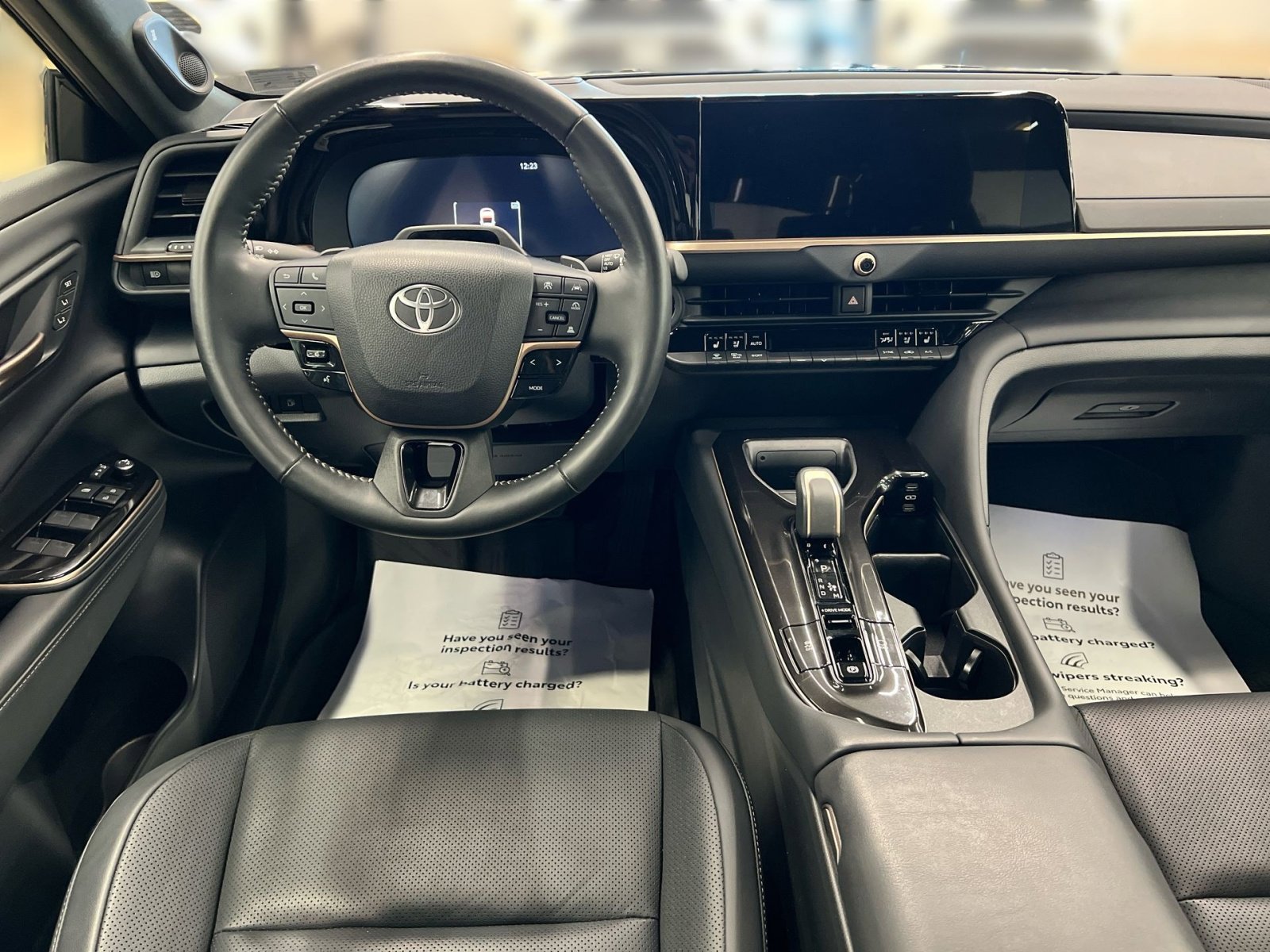 Used 2025 Toyota Crown Platinum AWD/4WD image 19